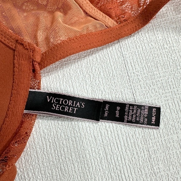 Victoria’s Secret very sexy push up front closure bra size 34B - Picture 5 of 6